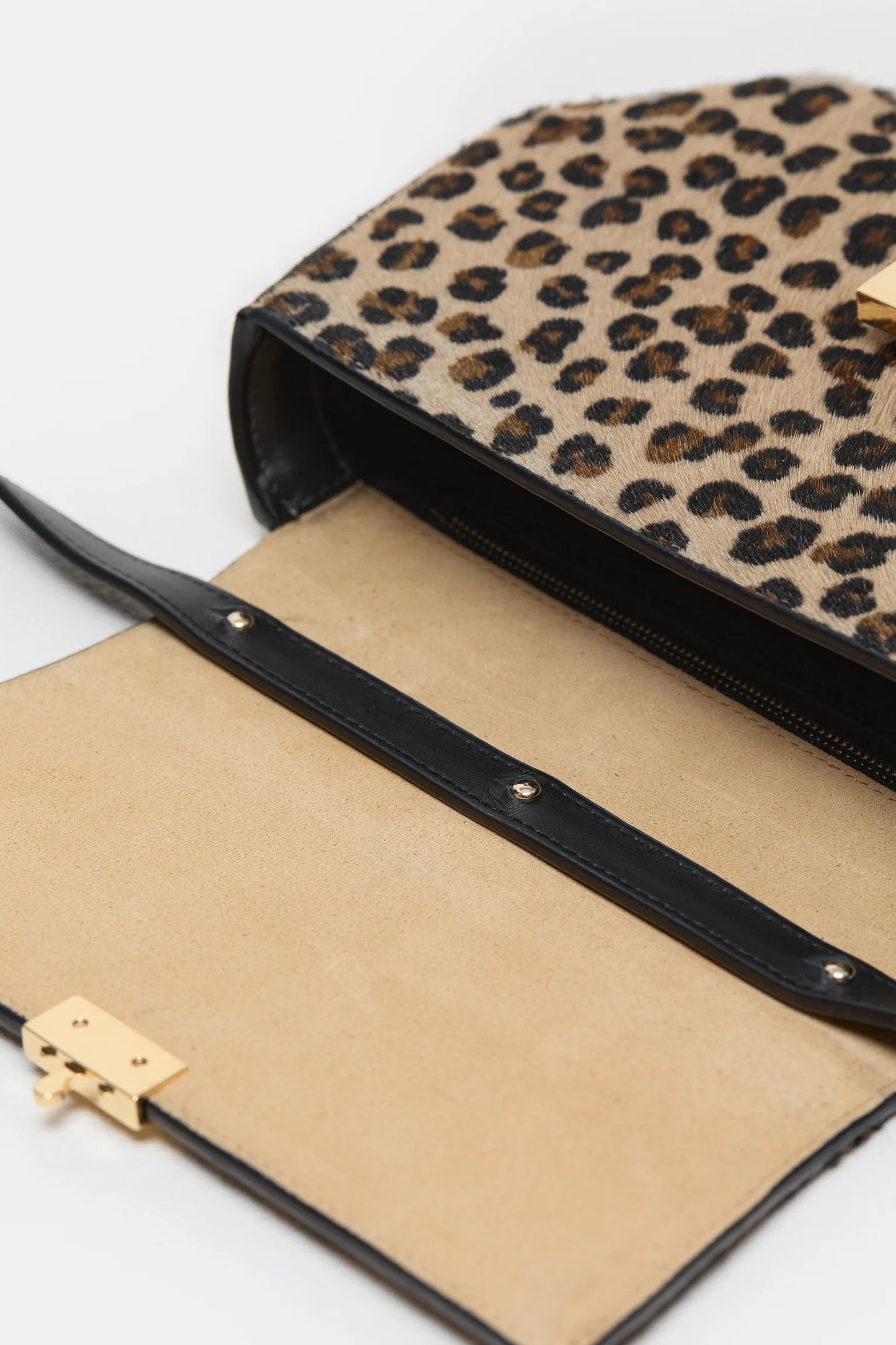 Closed Leopard Bag