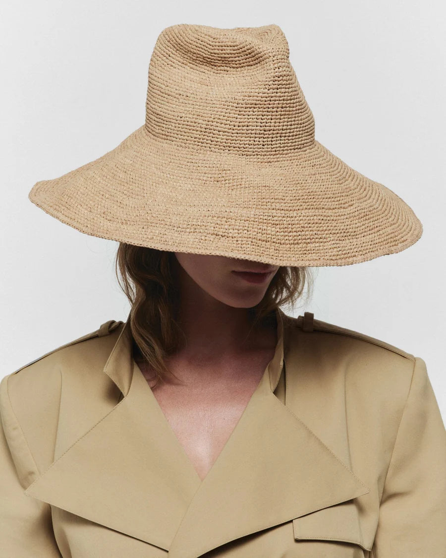 Janessa Leone Waverly