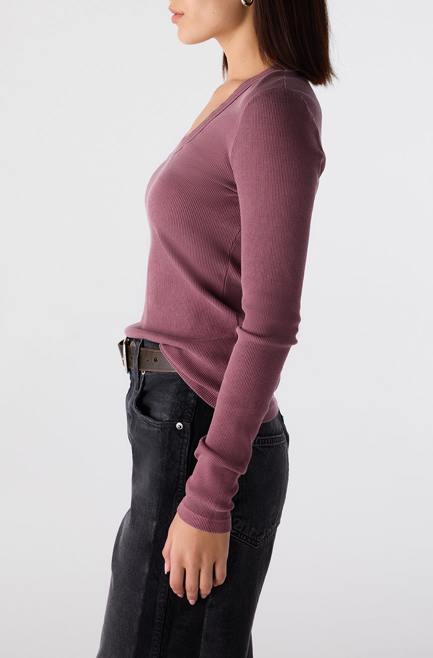 AMO Nico Long Sleeve Tee